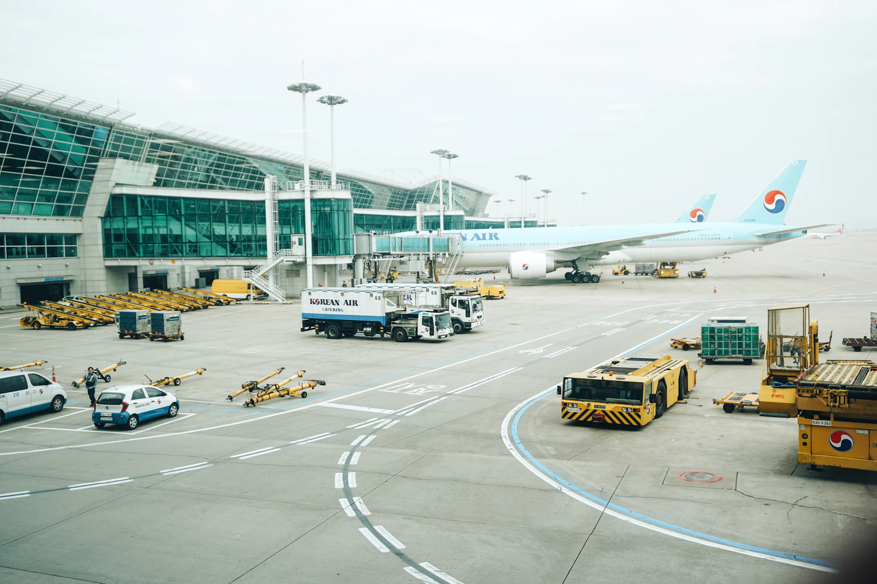 Incheon Airport aircraft and terminal apron